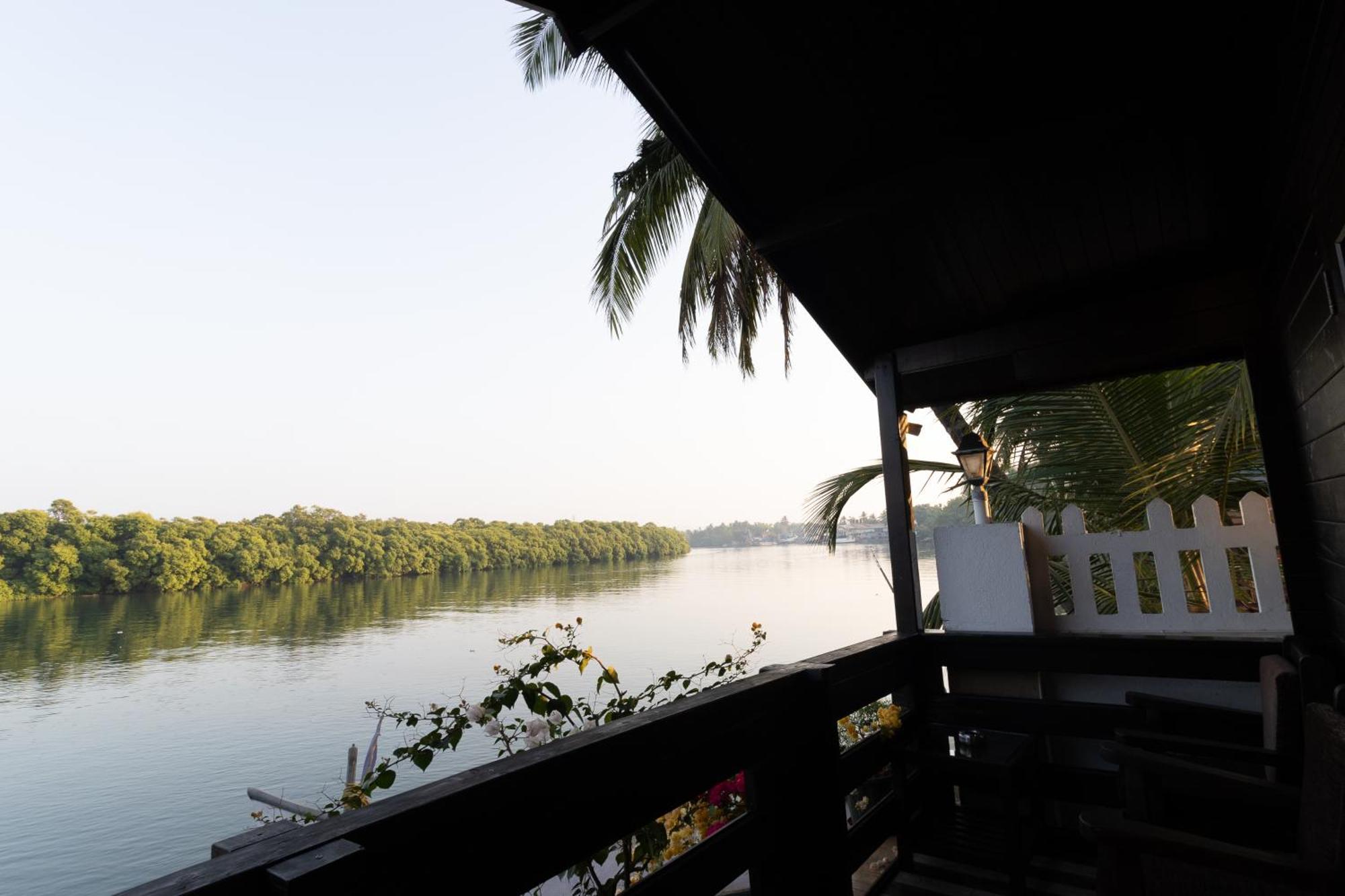 Sal Riviera Hotel Cavelossim Buitenkant foto